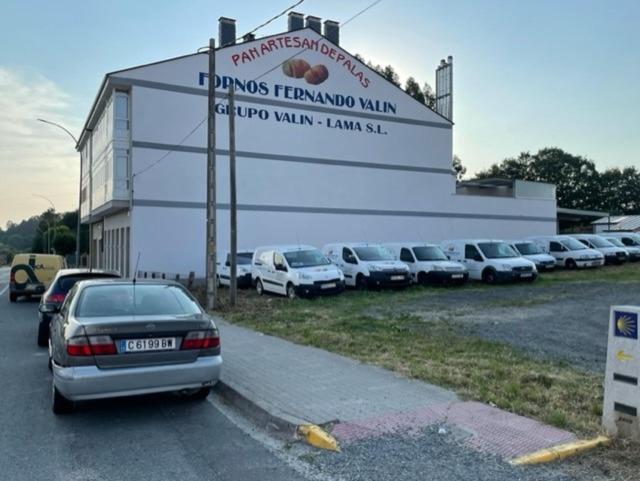 Albergue Valin Lama Palas de Rei Exterior foto